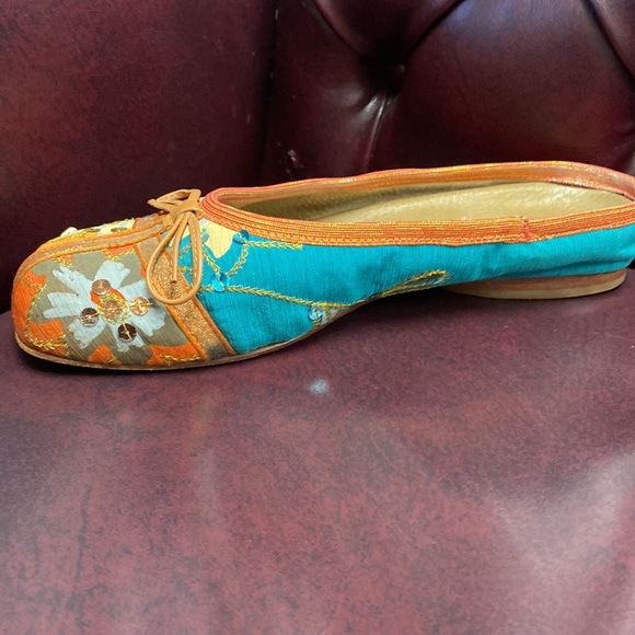 Slide in Slipper.  Flat shoe. - Picture 2 of 3